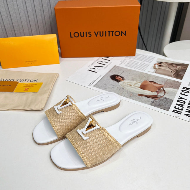 LV 26S FLAT SLIDES IN WHITE CALFSKIN AND BEIGE RAFFIA