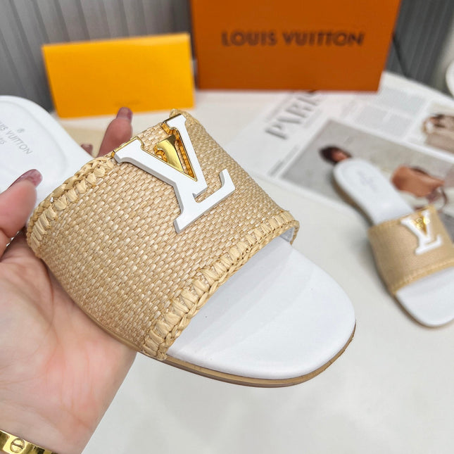 LV 26S FLAT SLIDES IN WHITE CALFSKIN AND BEIGE RAFFIA