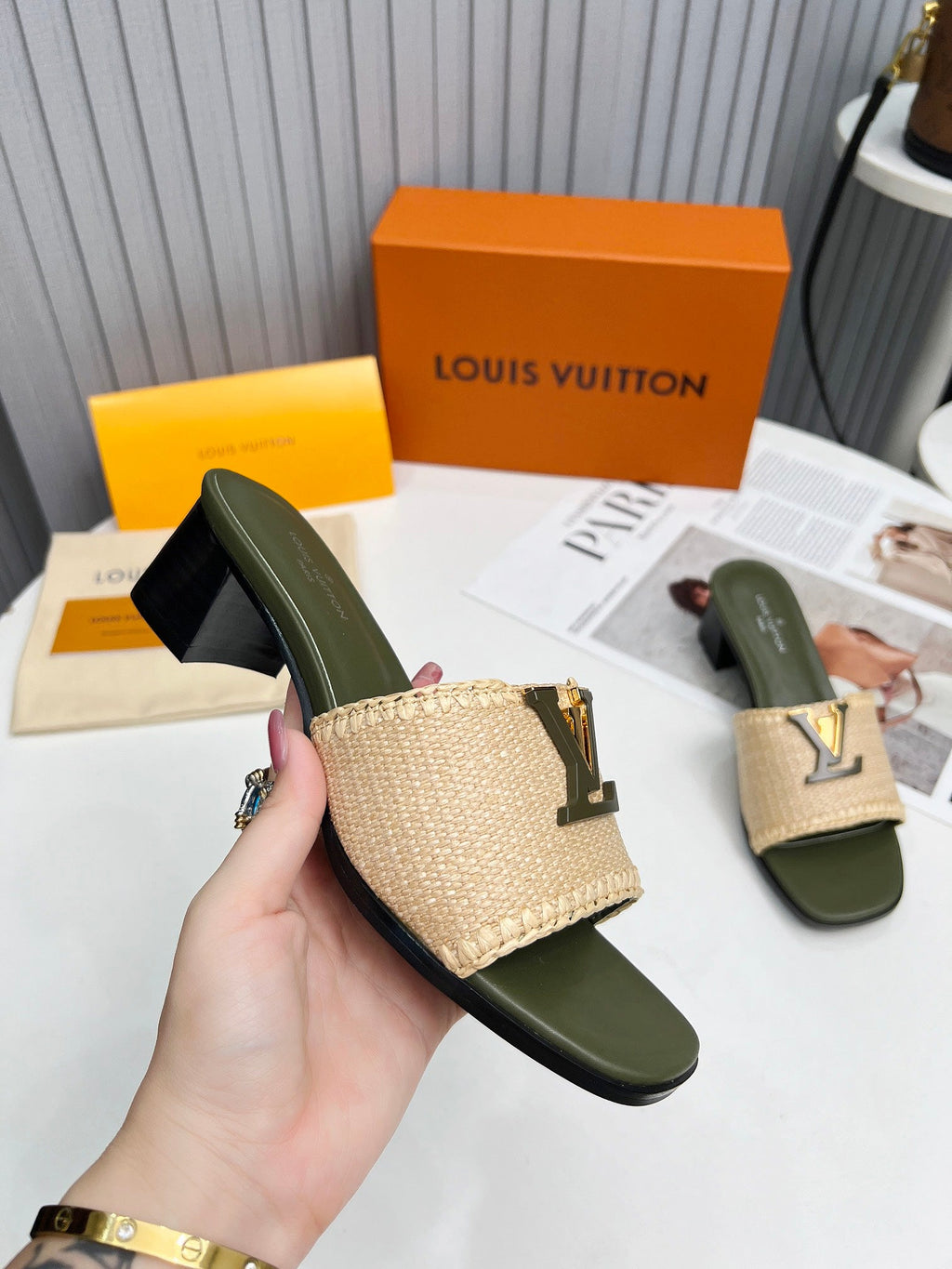 LV 26S CAPRI HIGH-HEELED MULES IN MOSS GREEN CALFSKIN AND BEIGE RAFFIA