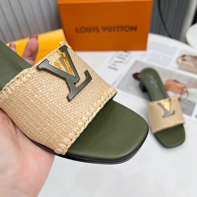 LV 26S CAPRI HIGH-HEELED MULES IN MOSS GREEN CALFSKIN AND BEIGE RAFFIA