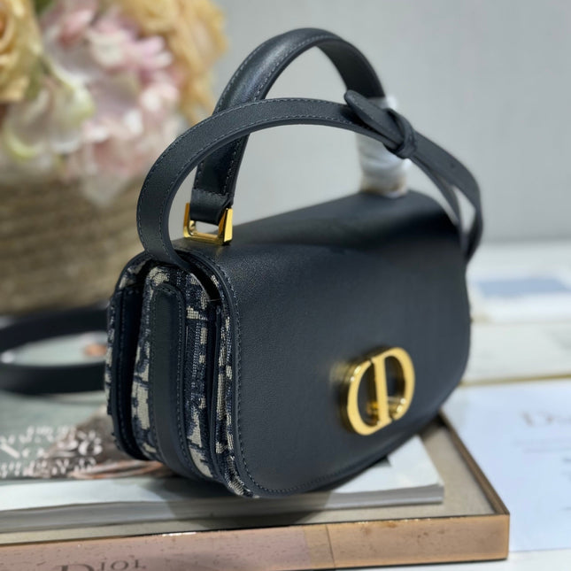SMALL 19 MONTAIGNE AVENUE TOP HANDLE BAG BLUE DIOR OBLIQUE JACQUARD AND BLACK SMOOTH CALFSKIN 221158