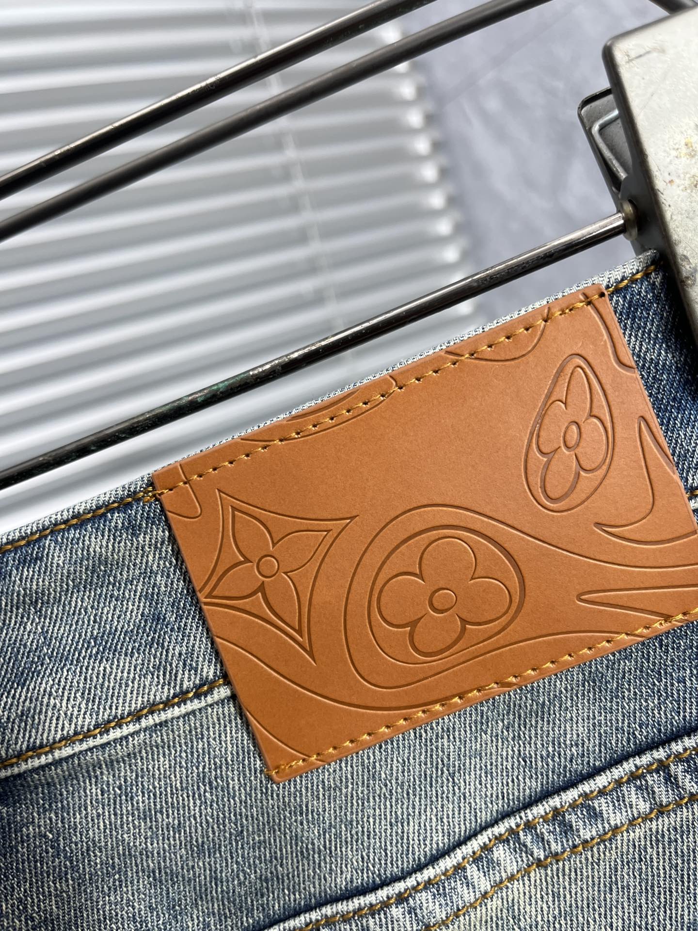 LV BLUE DENIM JEAN 239494