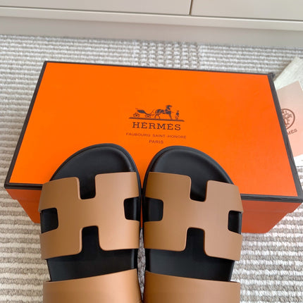 HM 26S CHYPRE SANDAL WITH BACK STRAP IN BROWN CALFSKIN