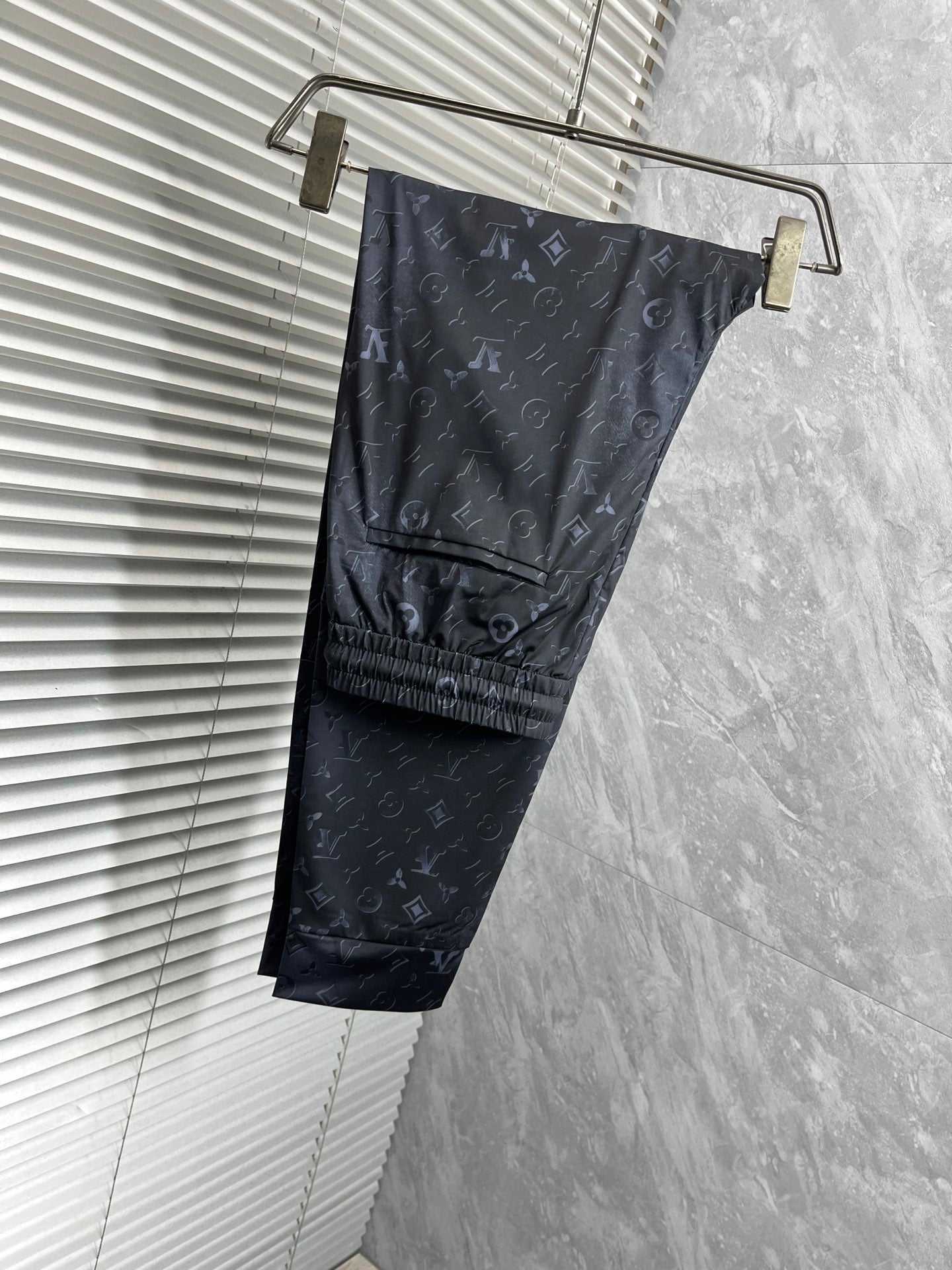 LV BLACK MONOGRAM TROUSERS 239492