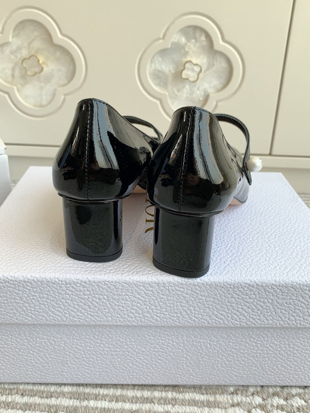 PEARL JOLIE MARY JANE PUMPS IN BLACK CALFSKIN