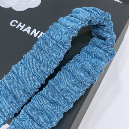 DOUBLE C ELASTIC BELT 30MM IN BLUE DENIM WITH GOLD BUCKLE EMBOSSED PEARL