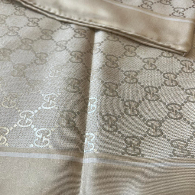 GUCCI 25S SCARF 90 IN SILK 697667