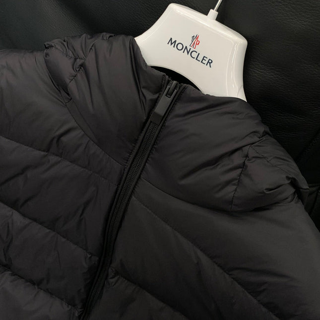 MONCLER 25S DOWN HOODED JACKET 261