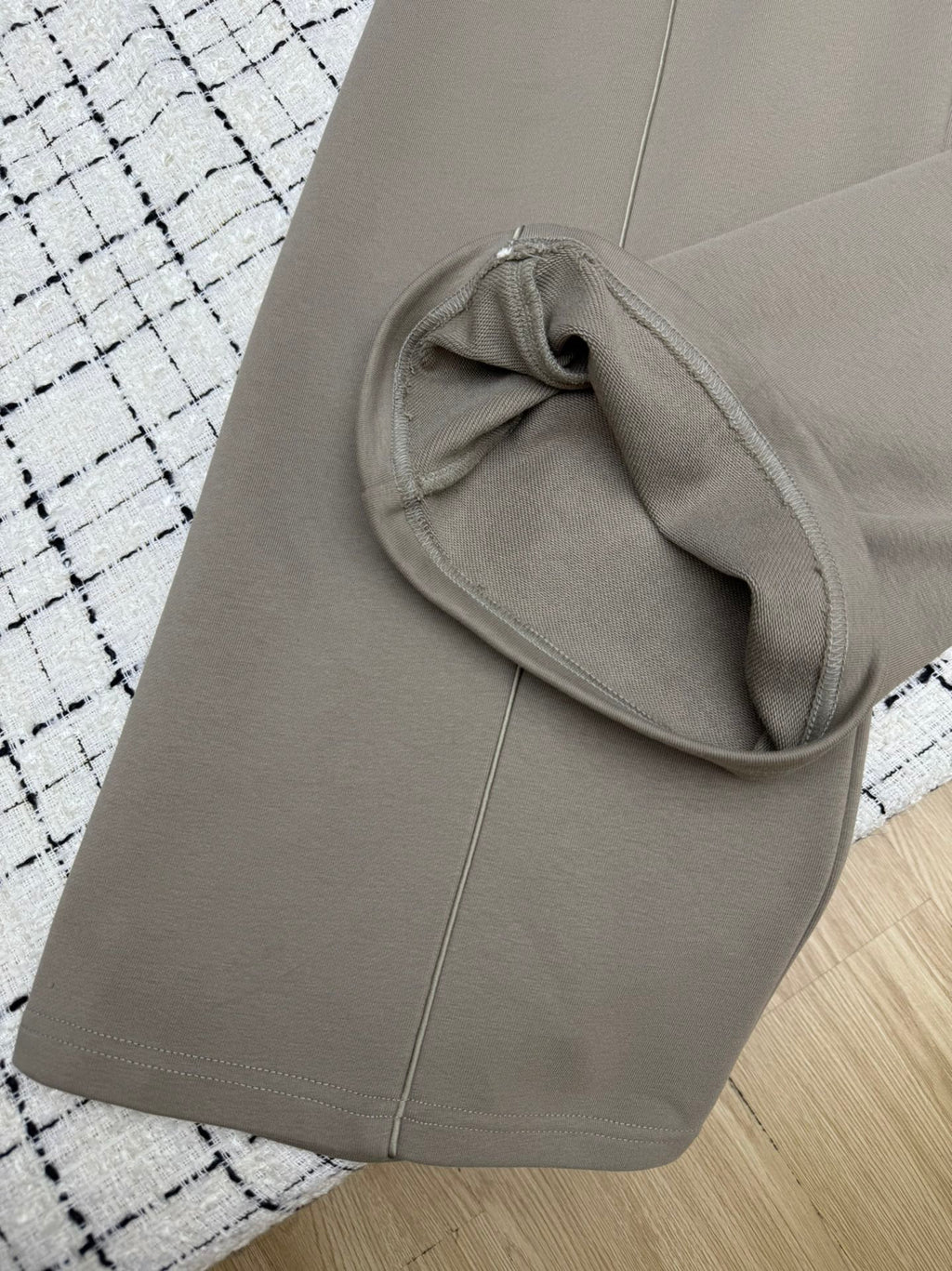 PRADA 26S WIDE-LEG PANTS 608