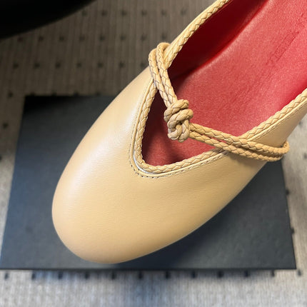 BOTTEGA VENETA 26S FLAT MULES IN BEIGE LAMBSKIN