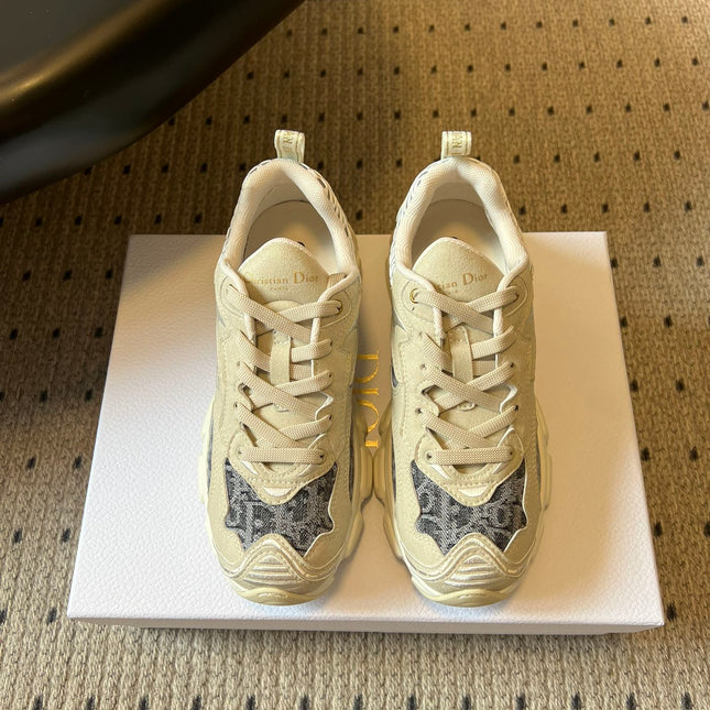 DIOR 26S VIBE SNEAKER 55MM IN DARK GRAY DIOR OBLIQUE LUSENTI EMBROIDERED COTTON AND BEIGE SUEDE