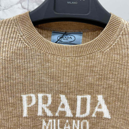 PRADA 26S SHORT-SLEEVE T-SHIRT 687