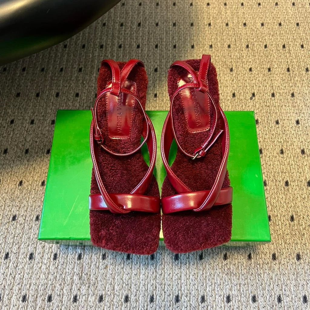 BOTTEGA VENETA 26S SQUARE-TOE HIGH-HEEL SANDALS 90 MM IN RED LAMBSKIN AND WOOL