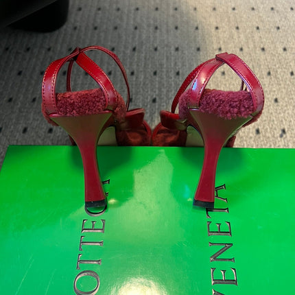 BOTTEGA VENETA 26S SQUARE-TOE HIGH-HEEL SANDALS 90 MM IN RED LAMBSKIN AND WOOL