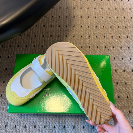 BOTTEGA VENETA 26S MARY JANE SNEAKER IN YELLOW SUEDE AND WHITE FABRIC