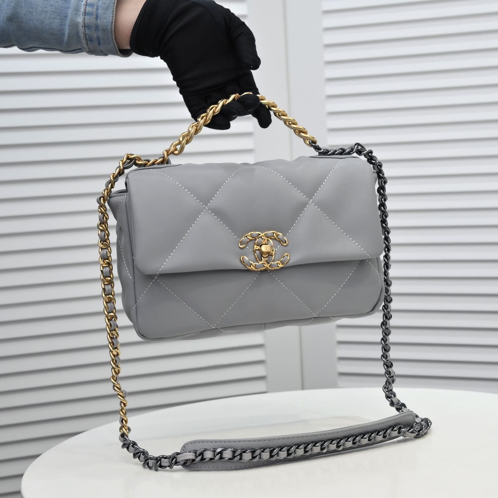 19 FLAP BAG 26CM 9010 GREY