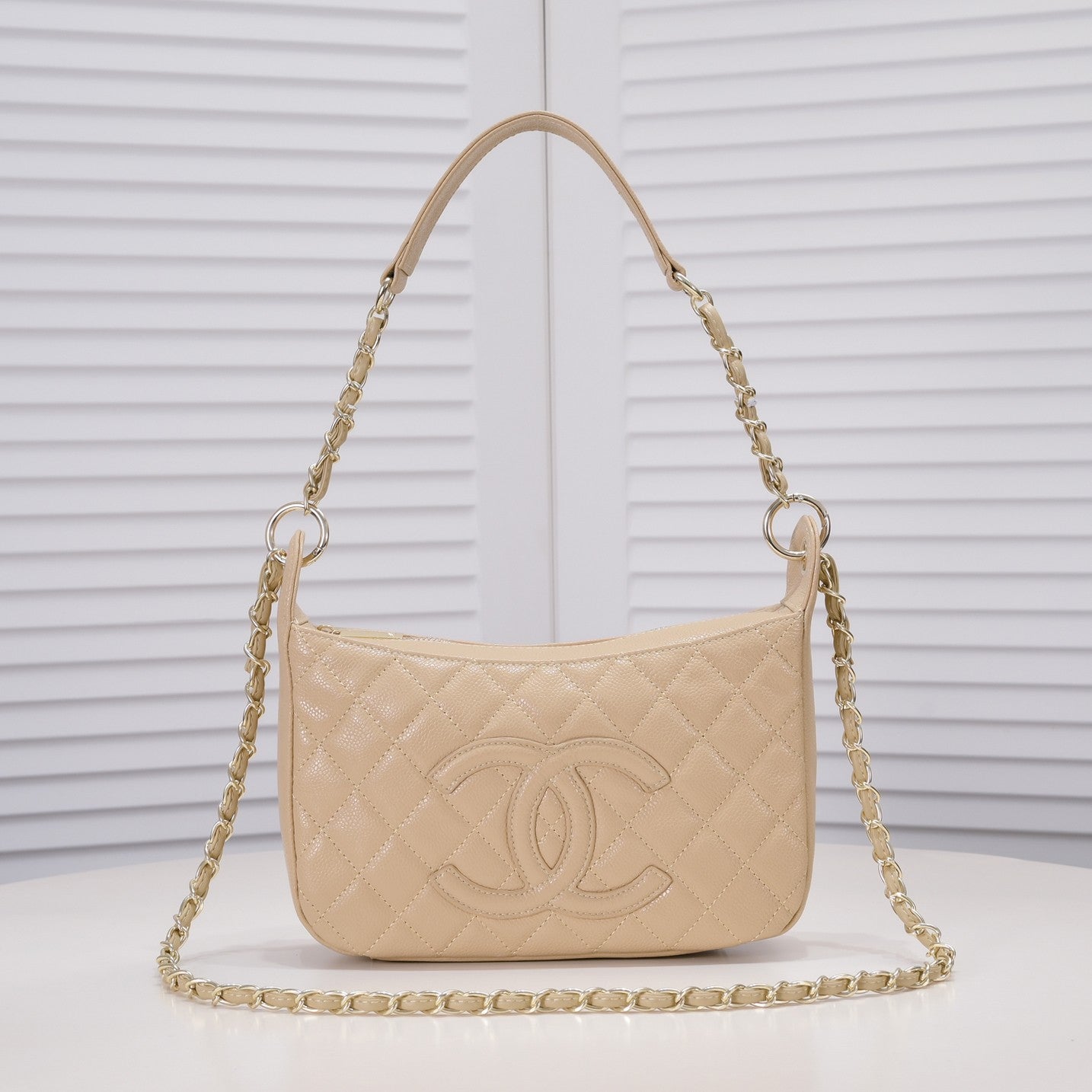 HOBO CAVIAR 25CM 3302 PALE BROWN