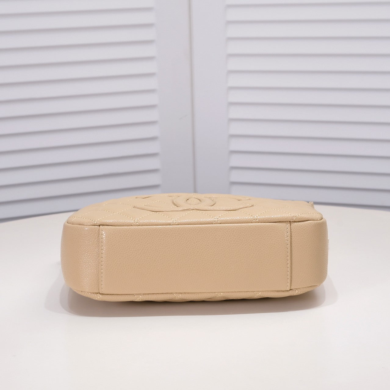HOBO CAVIAR 25CM 3302 PALE BROWN