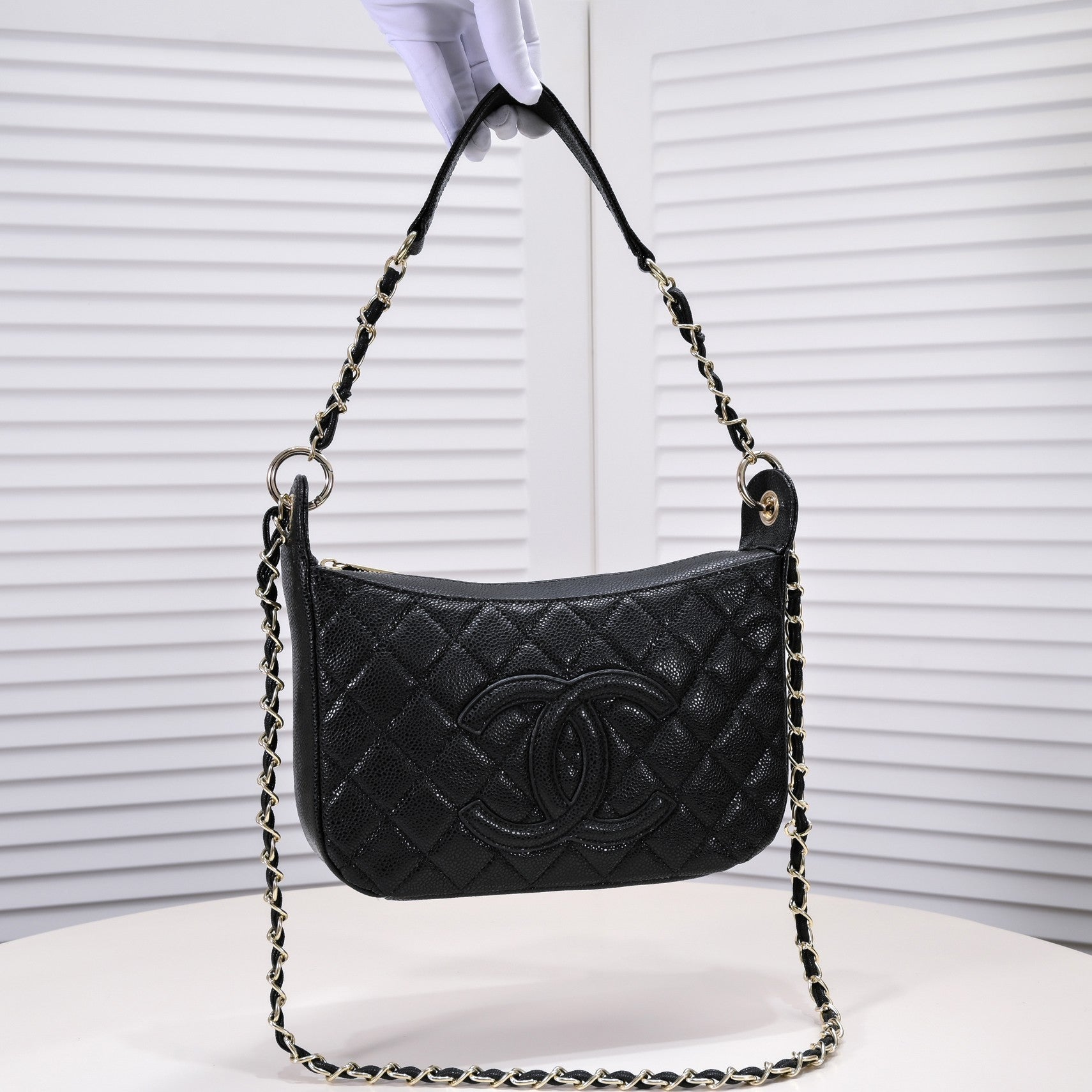 HOBO CAVIAR 25CM 3302 BLACK