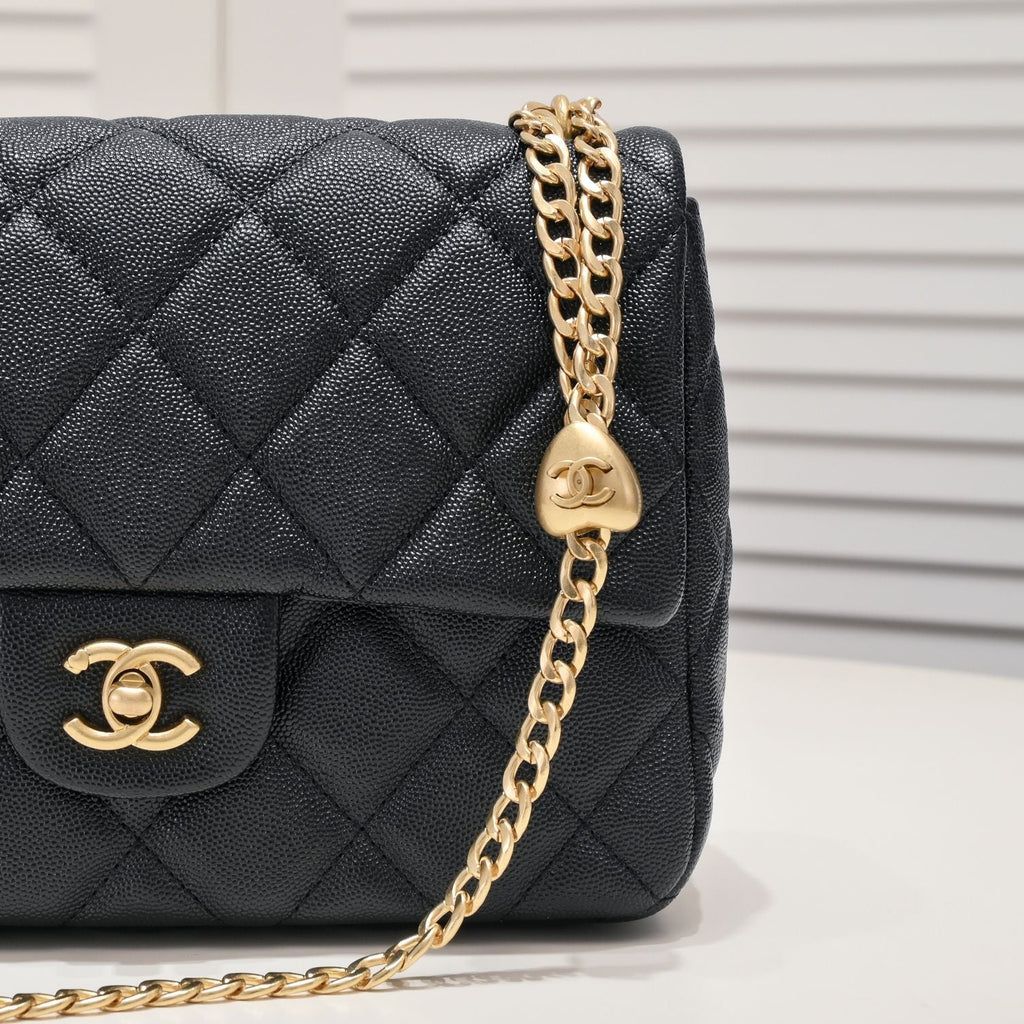 SMALL FLAP BAG CAVIAR 24CM 3892 BLACK