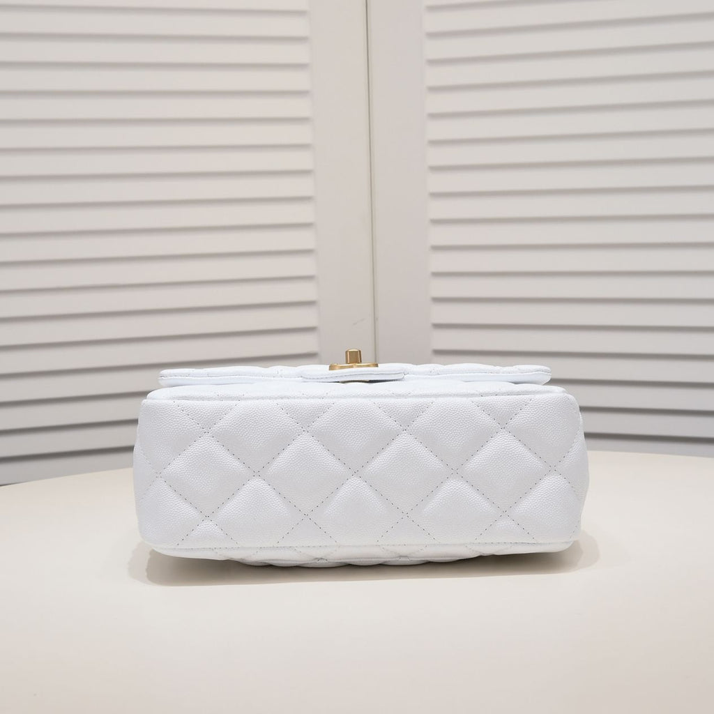 SMALL FLAP BAG CAVIAR 24CM 3892 WHITE