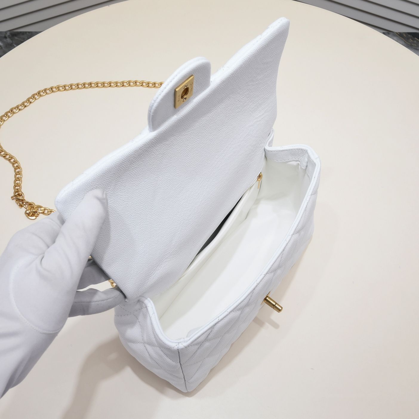 SMALL FLAP BAG CAVIAR 24CM 3892 WHITE