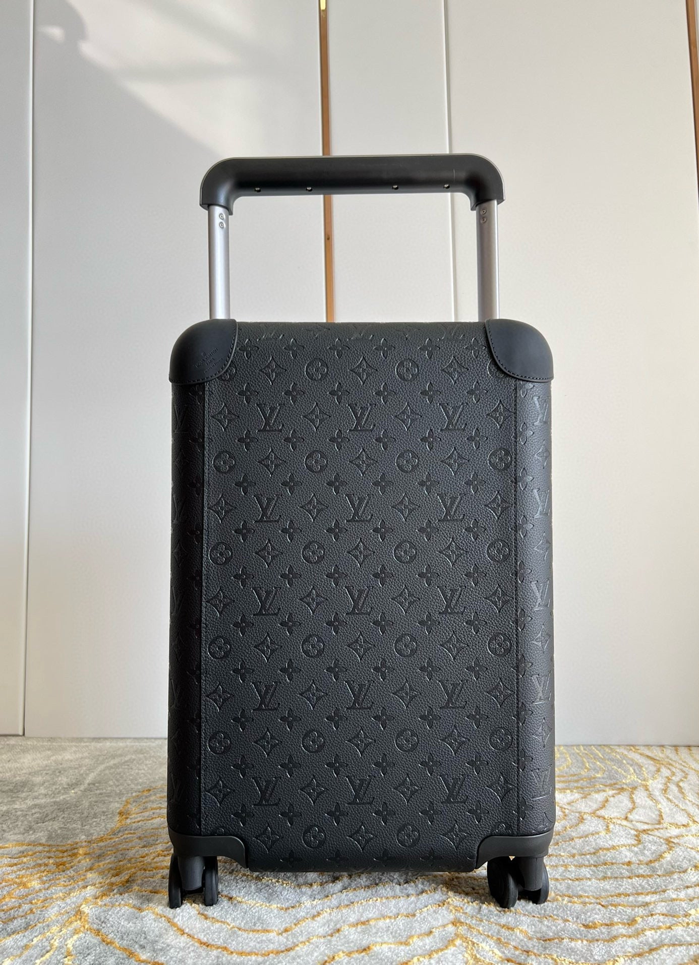 HORIZON 55 SUITCASE MONOGRAM IN BLACK METAL HARDWARE