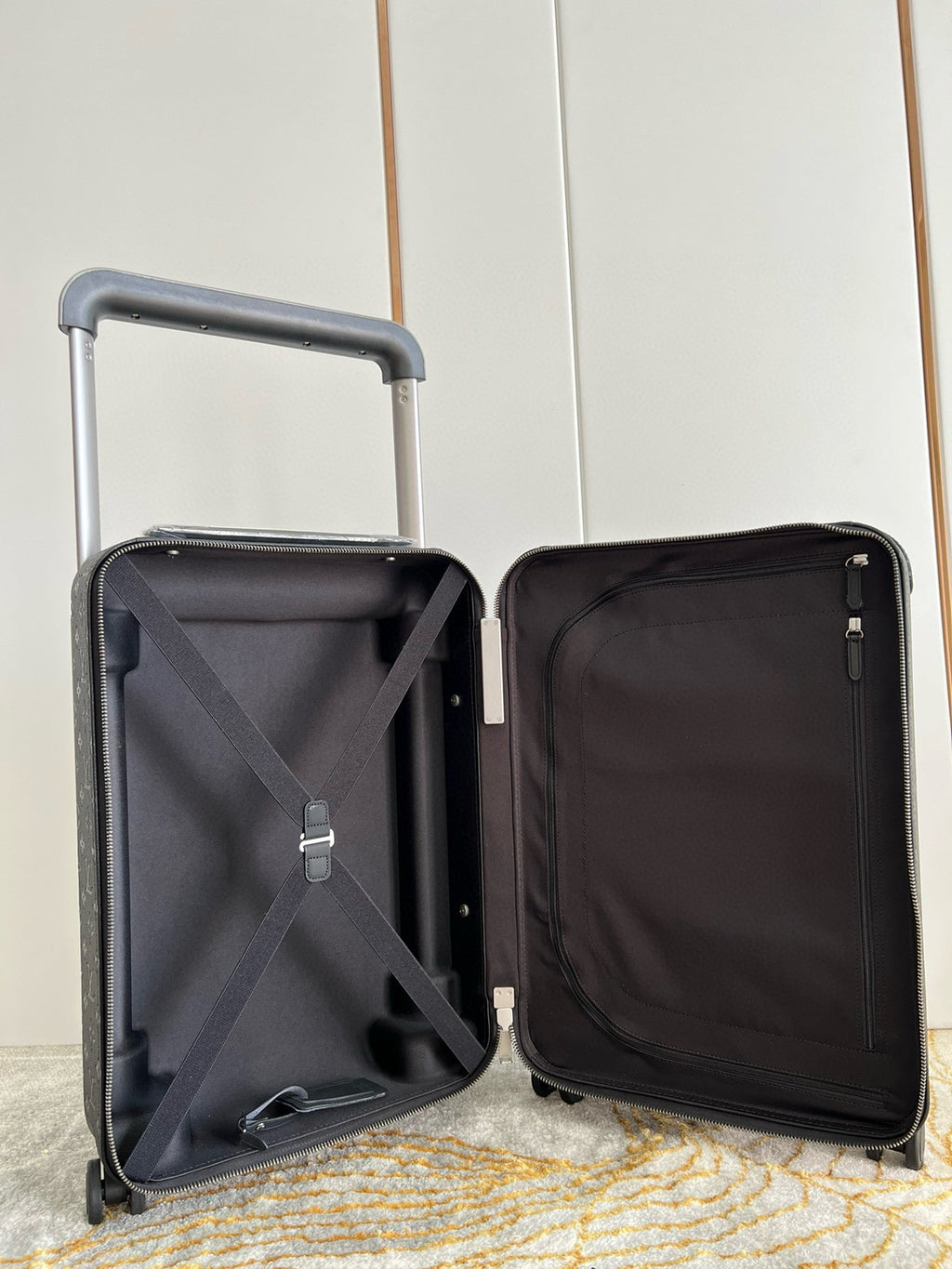 HORIZON 55 SUITCASE MONOGRAM IN BLACK METAL HARDWARE