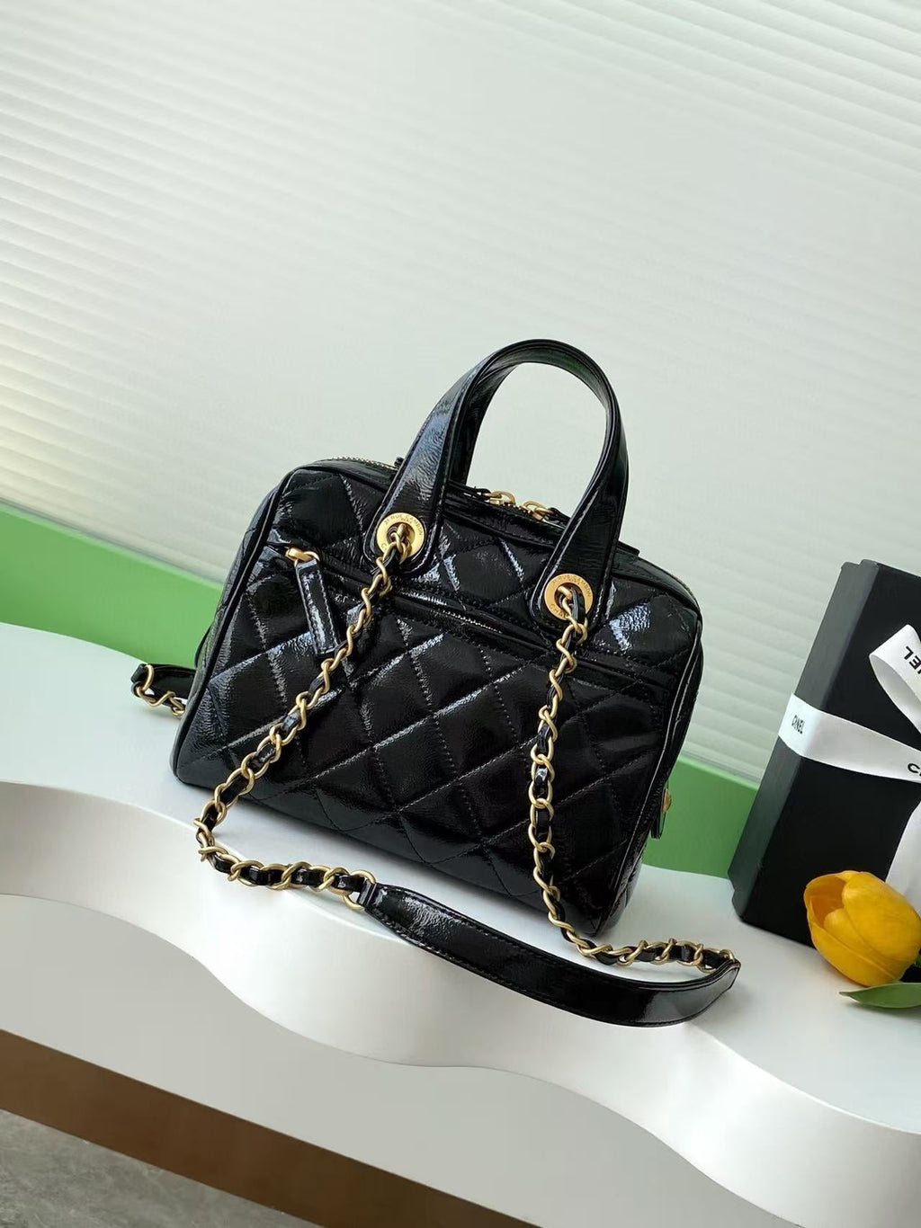 CC HANDBAG 21 IN BLACK PATENT QUILTED CALFSKIN WITH GOLD CHAIN