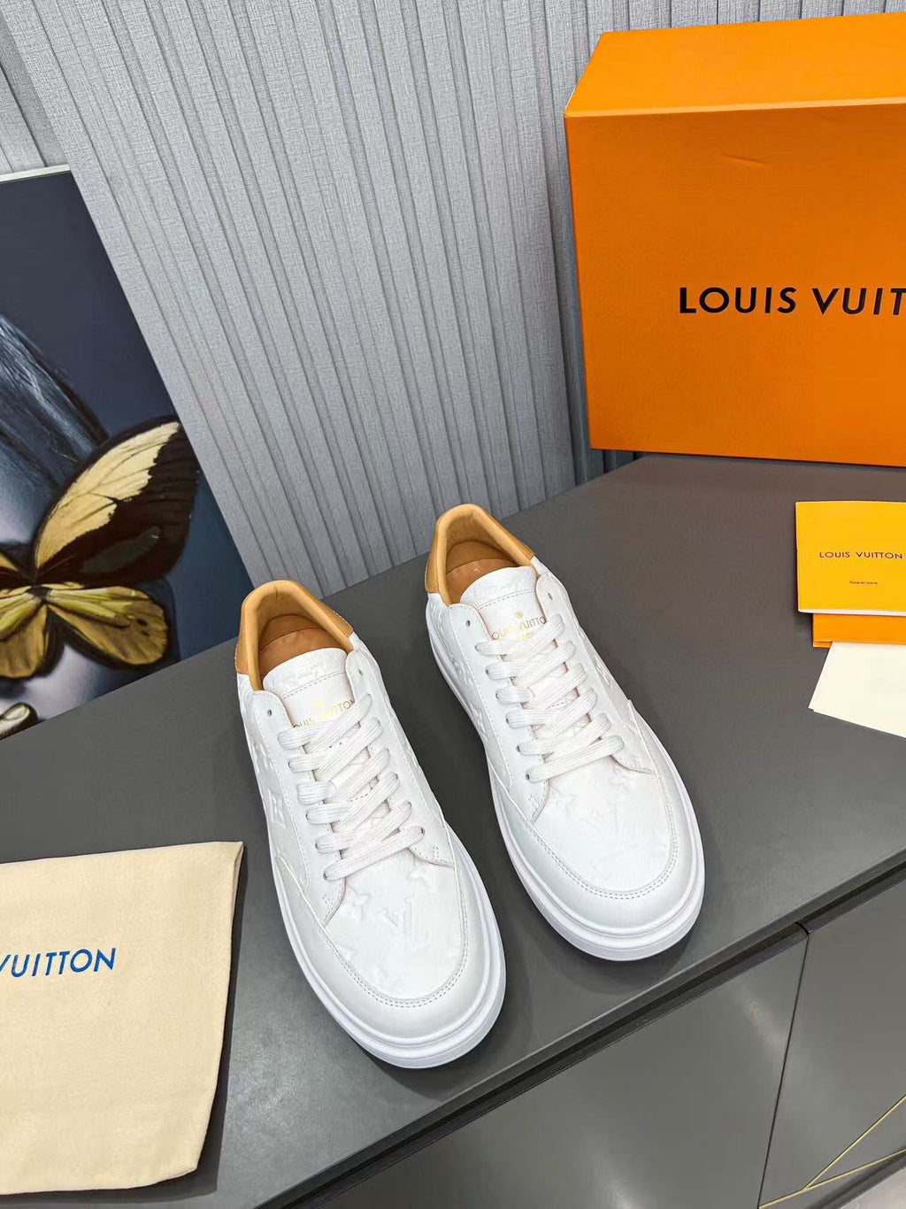 LV BEVERLY SNEAKER IN WHITE CALFSKIN EMBOSSED LOGO