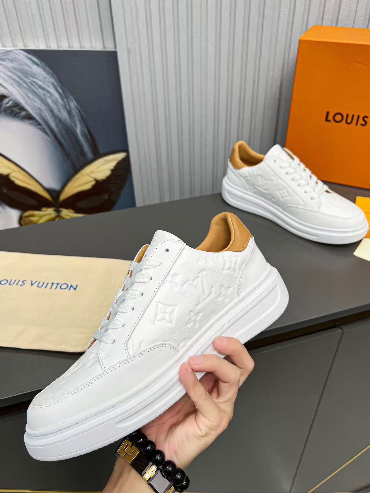 LV BEVERLY SNEAKER IN WHITE CALFSKIN EMBOSSED LOGO