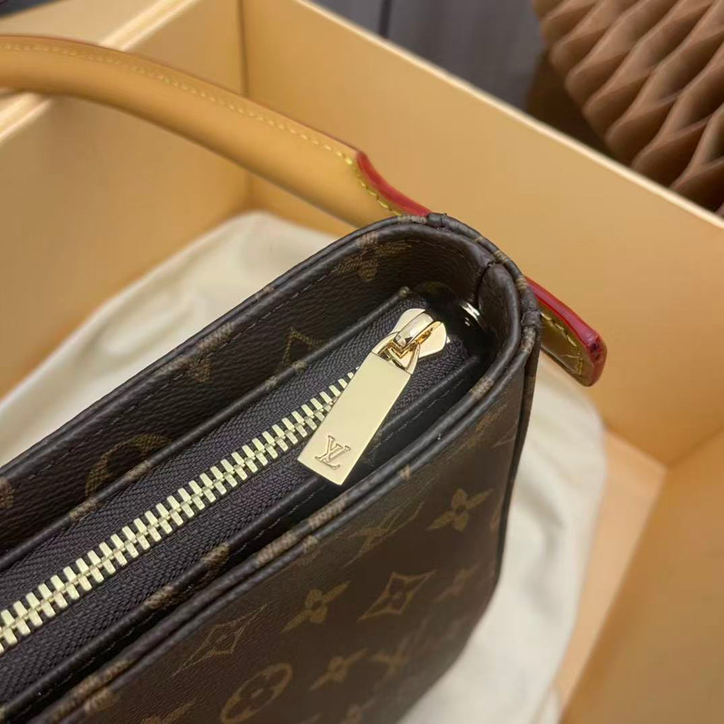 LV LOOPING SHOULDER BAG 25 IN BROWN MONOGRAM CANVAS GOLD-TONE HARDWARE.