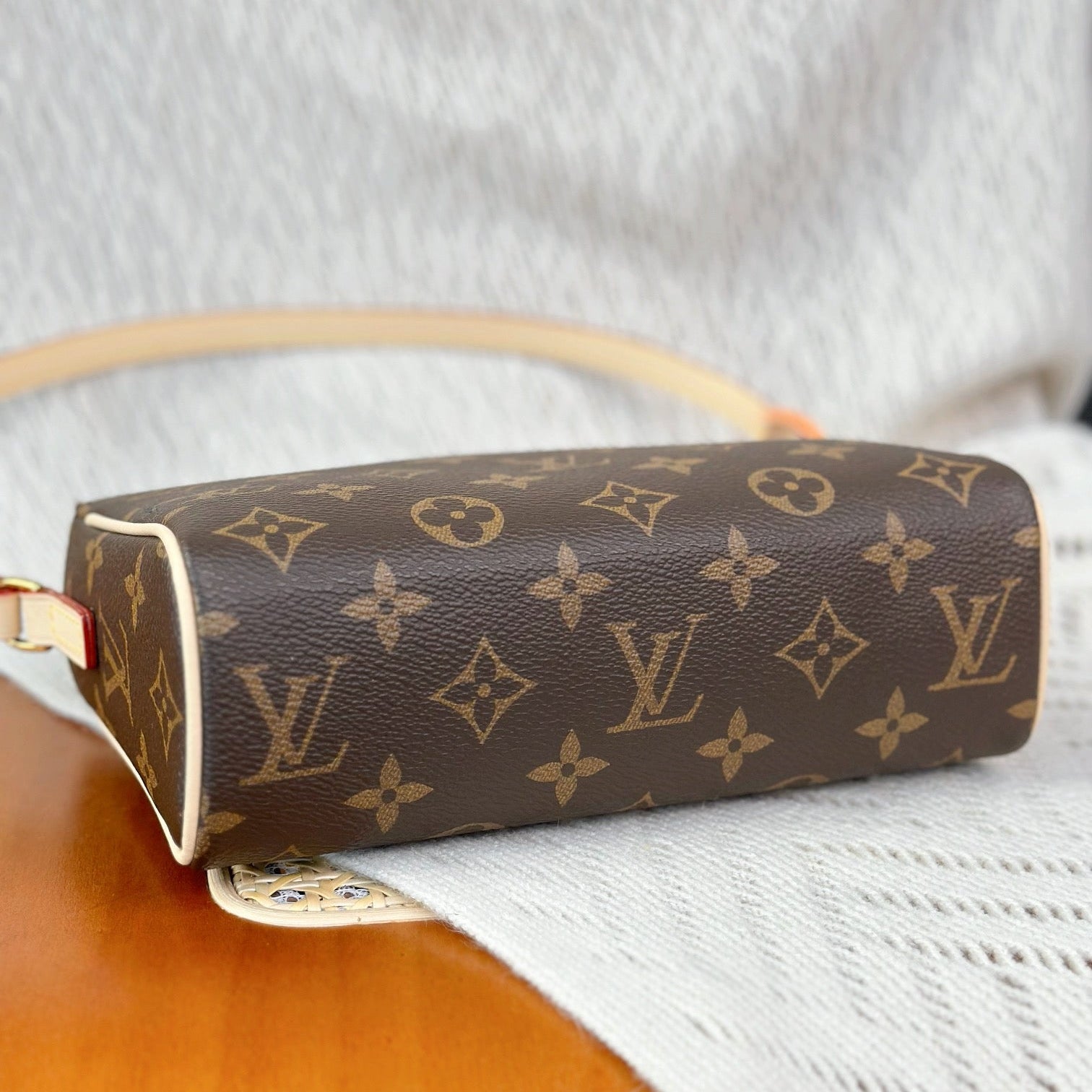 LV RECITAL SHOULDER BAG 21 IN BROWN MONOGRAM CANVAS
