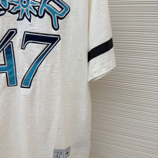 DIOR LEWIS HAMILTON T-SHIRT IN WHITE AND BLUE GRAPHIC LOGO