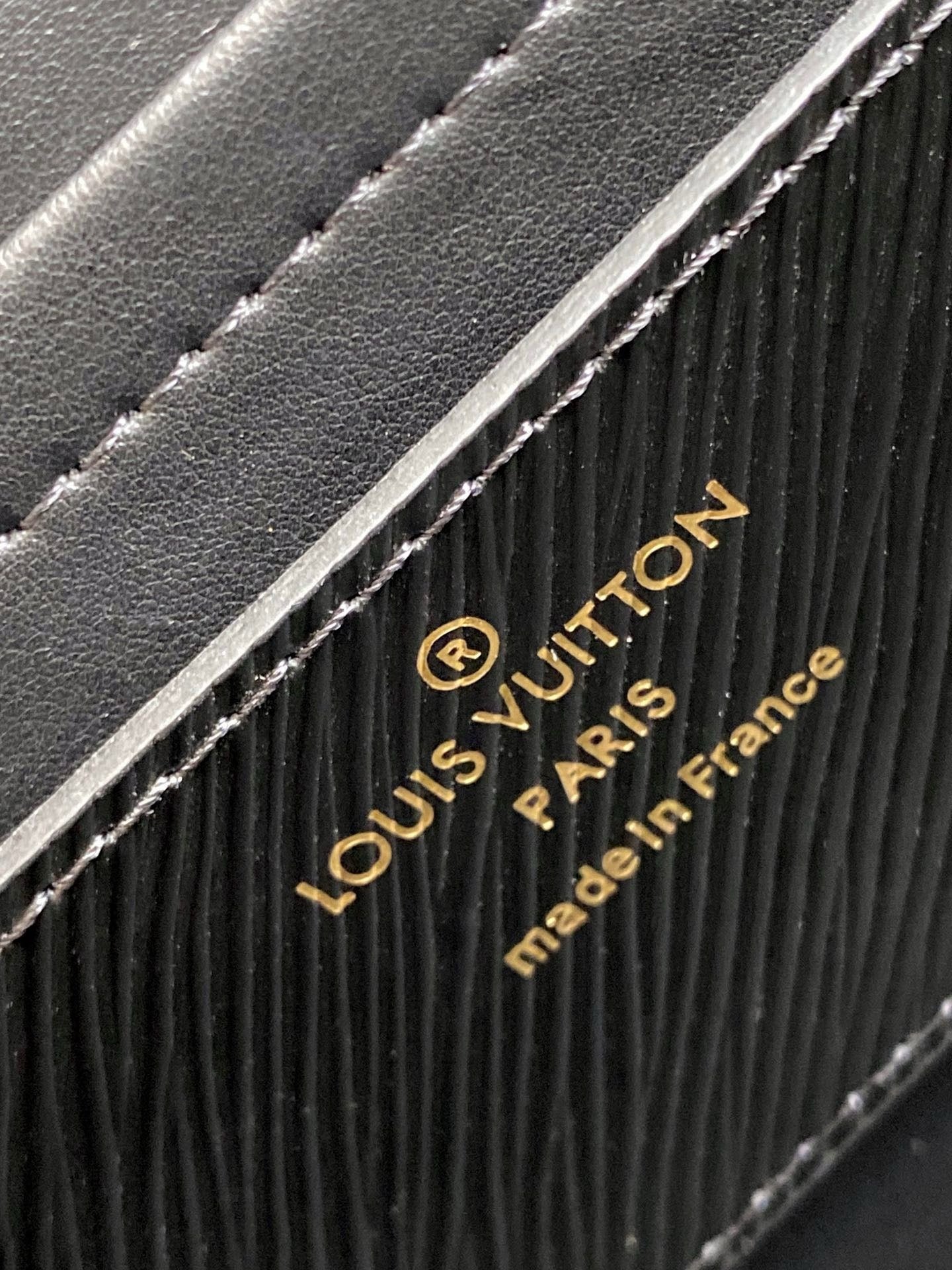 LV TWIST MM BAG 23 IN BLACK EPI LEATHER GOLD HARDWARE