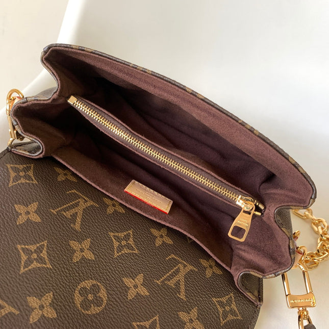 POCHETTE METIS EAST WEST 21.5 IN BROWN MONOGRAM CANVAS GOLD HARDAWARE