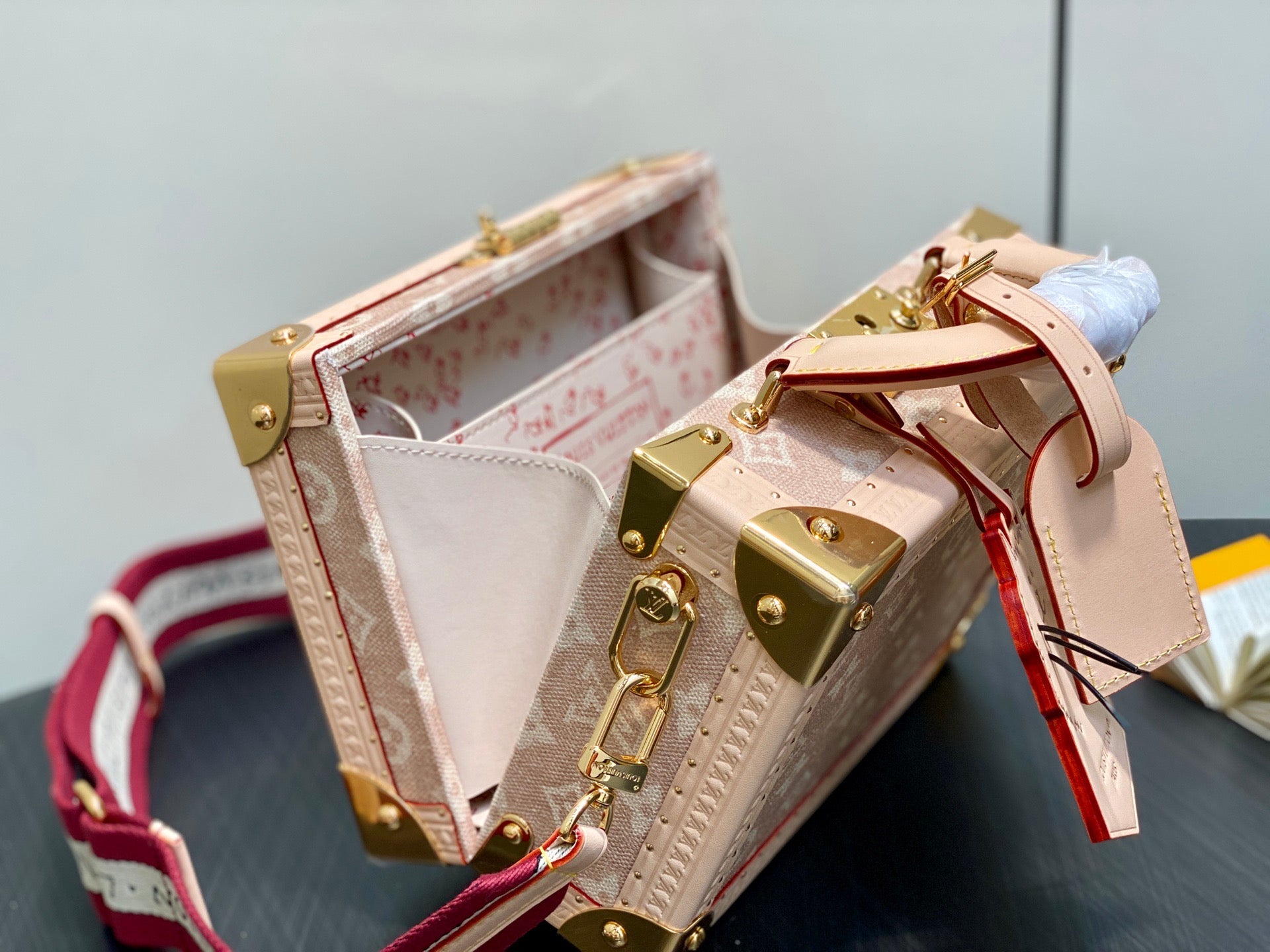 LV TRUNK 22 IN LIGHT PINK CANVAS GOLD HARDWARE