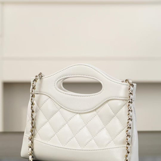 CC SHOPPING BAG 20 IN WHITE QUILTED CALFSKIN