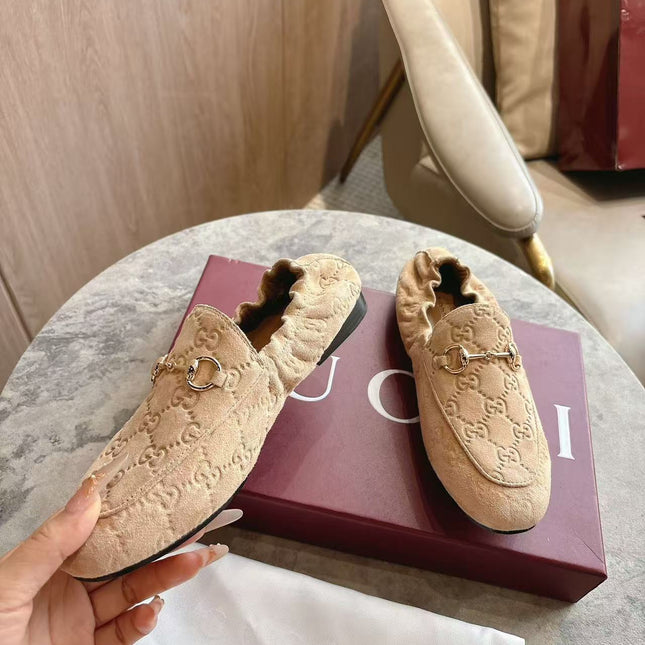 GUCCI 26S LOAFERS IN LIGHT BROWN SUEDE EMBOSSED LOGO
