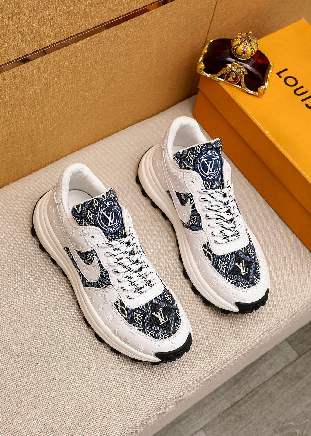 LV HIGH-END CLASSIC WHITE BLACK AND WHITE SUEDE MEN'S SHOES
