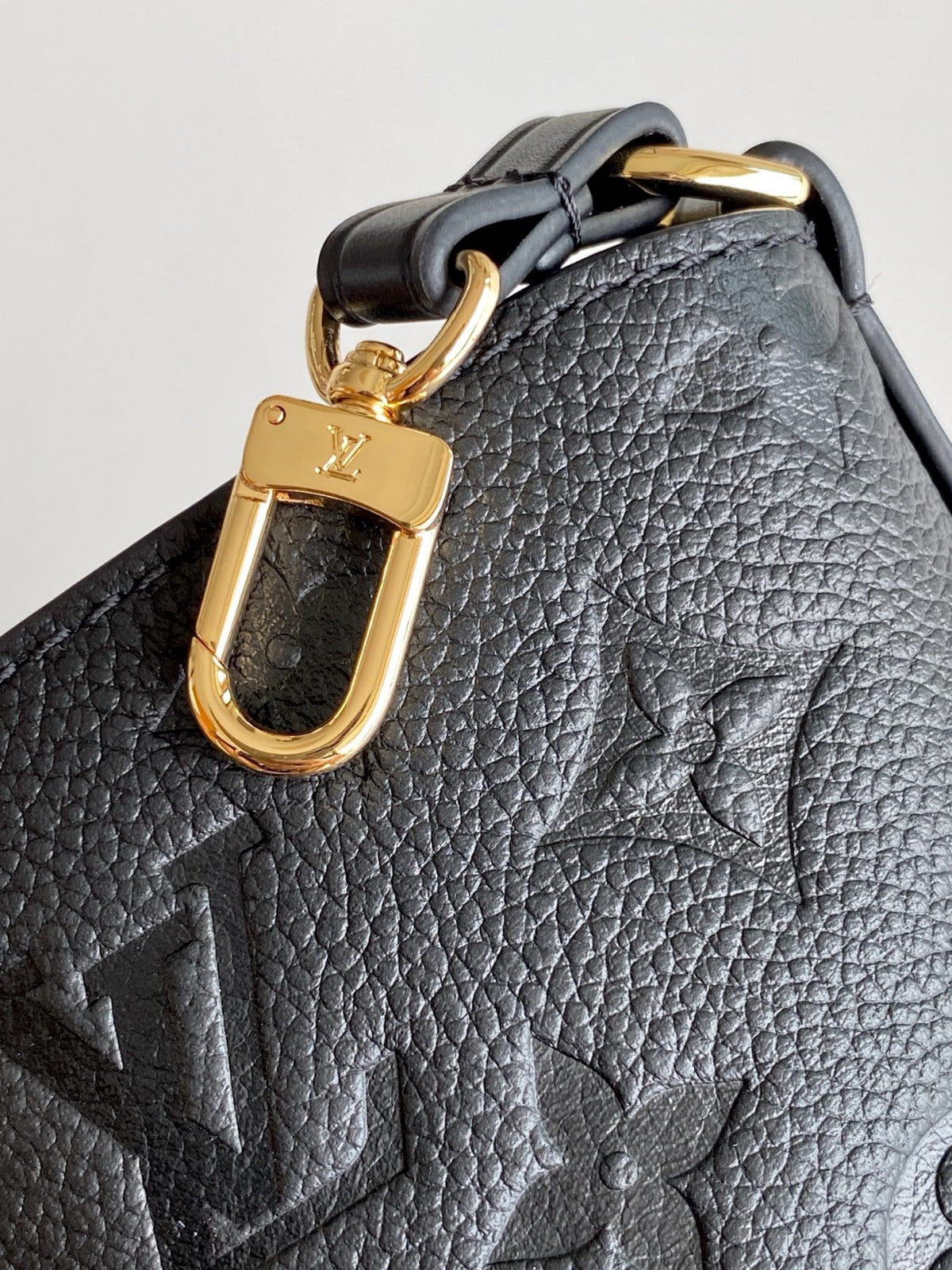 LV ALL IN ONE SHOULDER BAG 40 IN BLACK CALFSKIN
