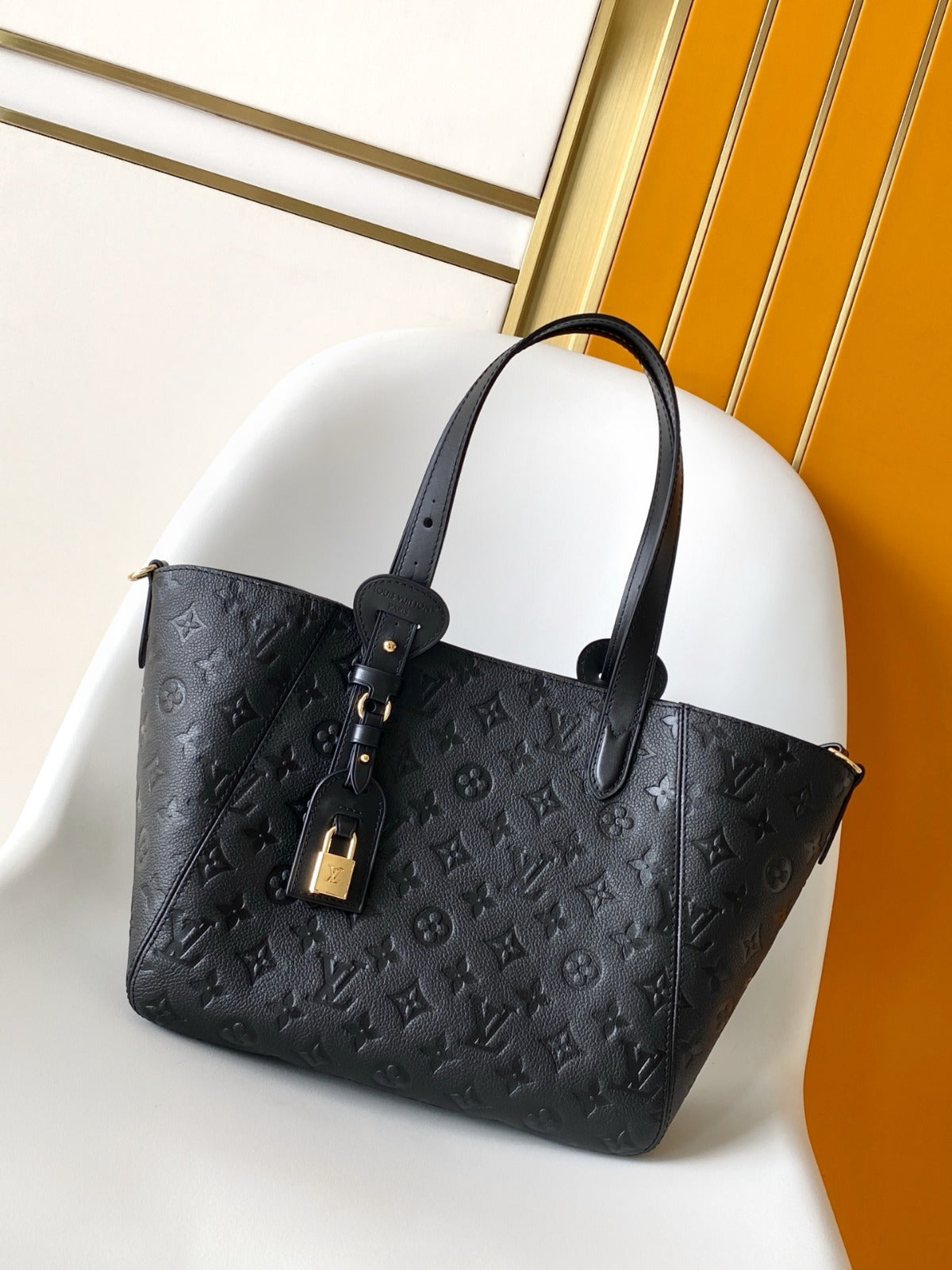 LV ALL IN ONE SHOULDER BAG 40 IN BLACK CALFSKIN