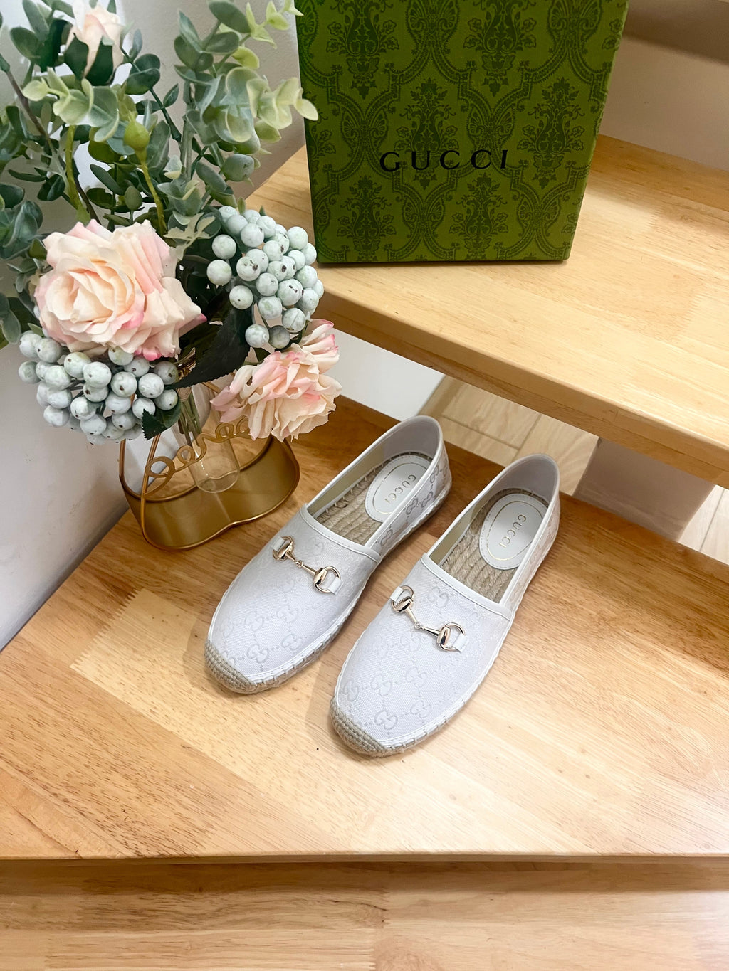 WOMEN'S ESPADRILLE WITH HORSEBIT IN WHITE CANVAS