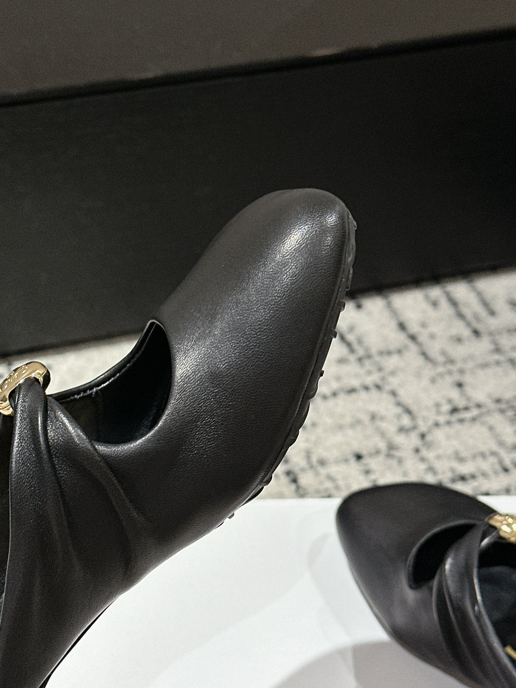 CHLOÉ 26S HIGH-HEELED MULES IN BLACK CALFSKIN