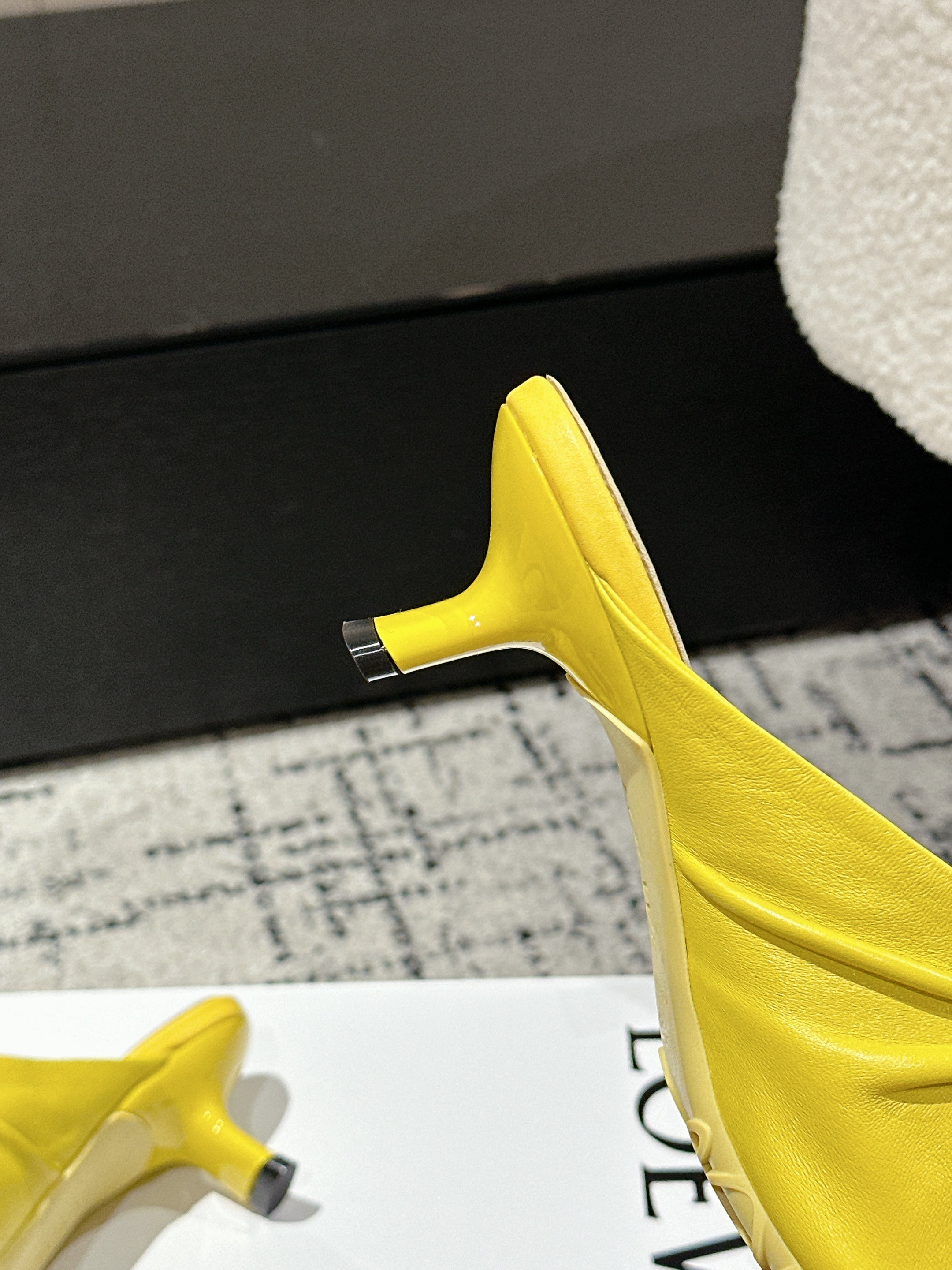 CHLOÉ 26S HIGH-HEELED MULES IN YELLOW CALFSKIN