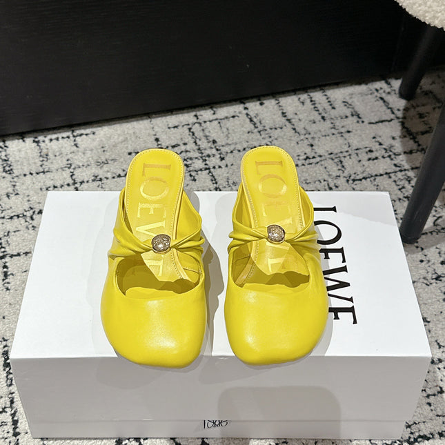 CHLOÉ 26S HIGH-HEELED MULES IN YELLOW CALFSKIN