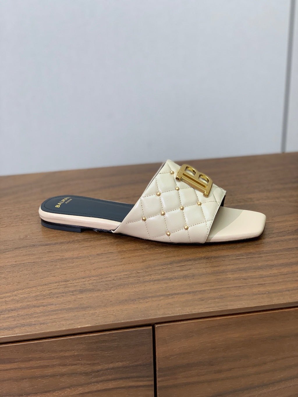 BALMAIN 26S QUILTED MULES IN BEIGE CALFSKIN