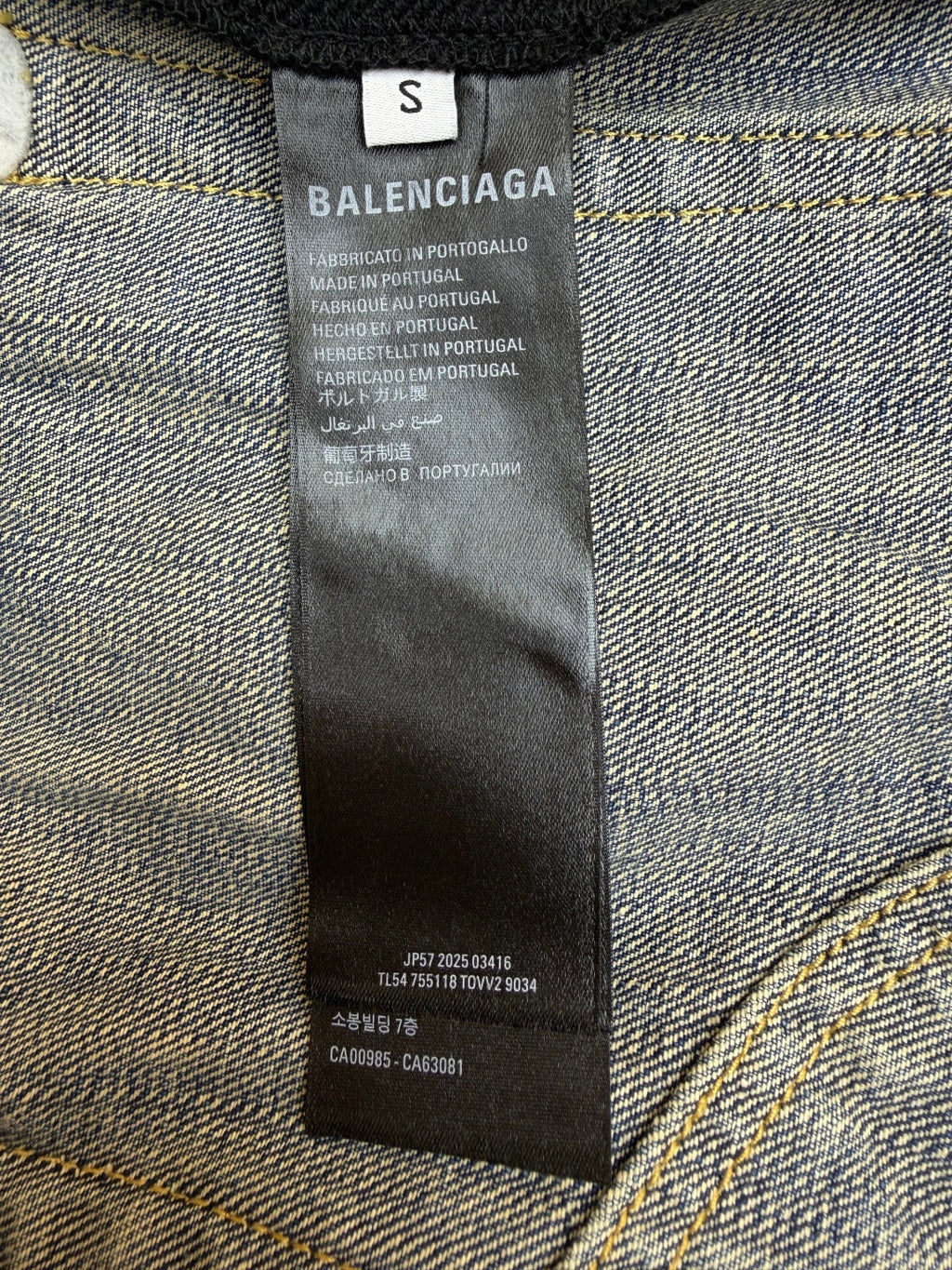BALENCIAGA 26S DISTRESSED JEANS 015