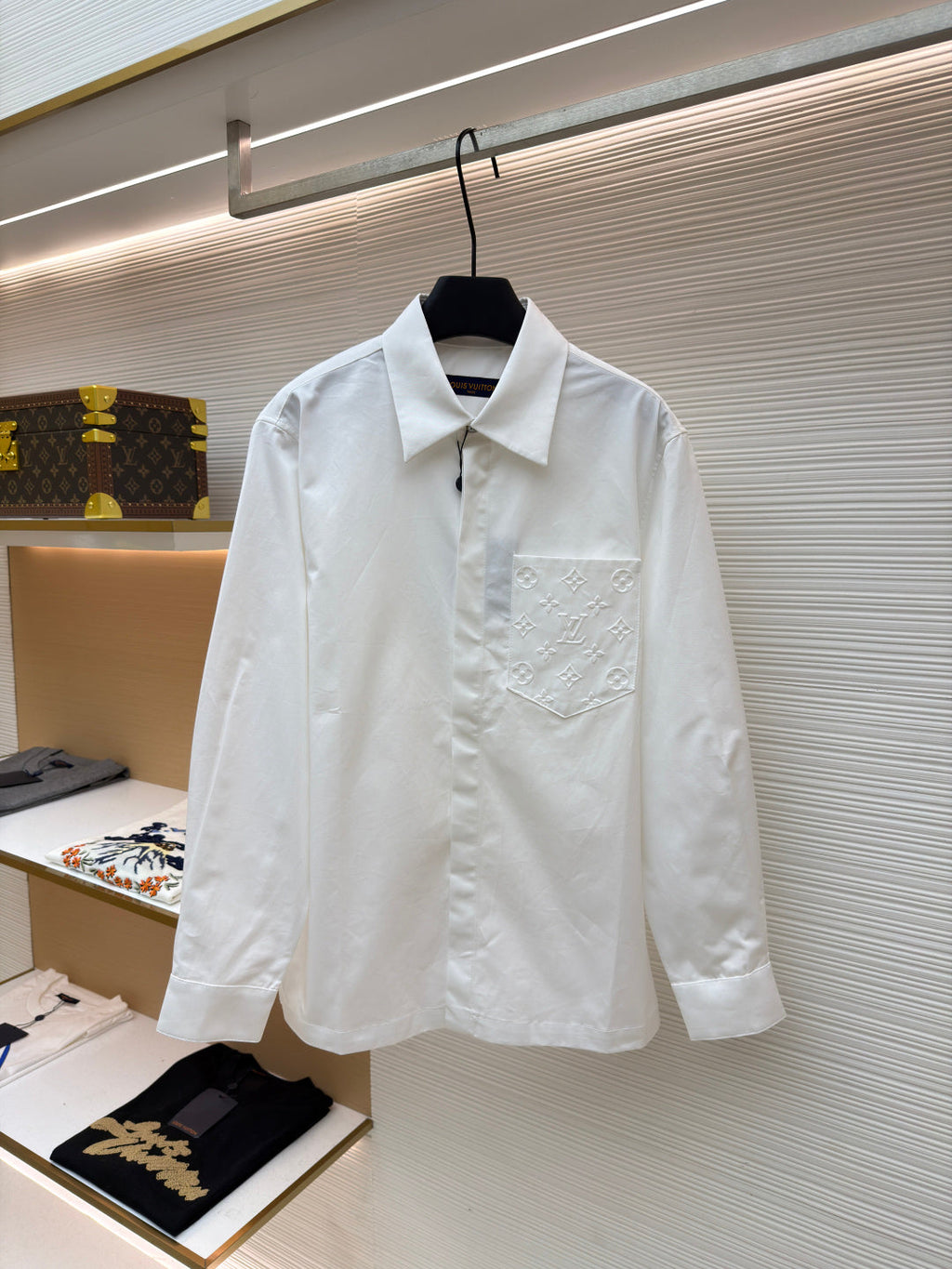 LV 26S SHIRT STYLE 242