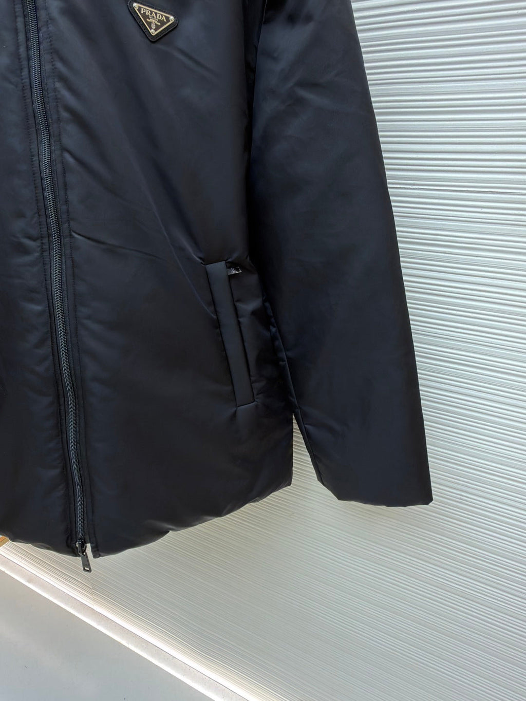 PRADA 25S DOWN JACKET 487